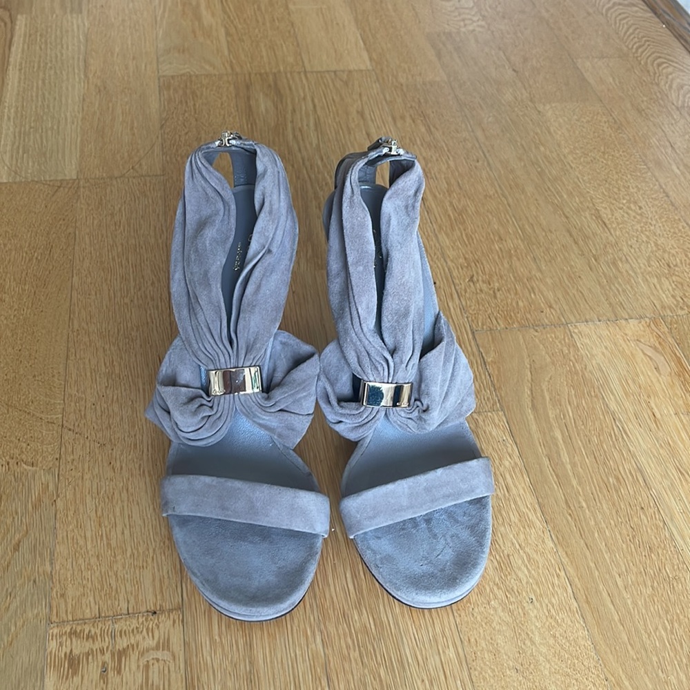 Gucci Suede Blue Grey 39.5 Heel. Worn once.